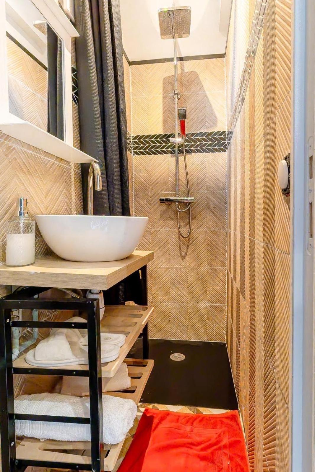 Le 2e Colombier Apartment